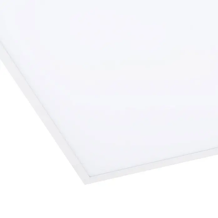 Lindby LED-Panel Luay - weiß / opal, weiß / opal - Nahaufnahme einer weißen, rechteckigen LED-Flächenleuchte mit schlankem Rahmen, schräg betrachtet.