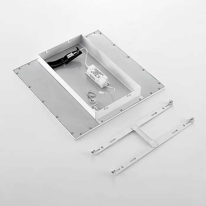 Lindby LED-Panel Quais - weiß / opal, weiß / opal, Neutralweiß - Demontiertes quadratisches LED-Panel mit weißem Metallgehäuse, internem Treiber und separatem weißem Montagrahmen.