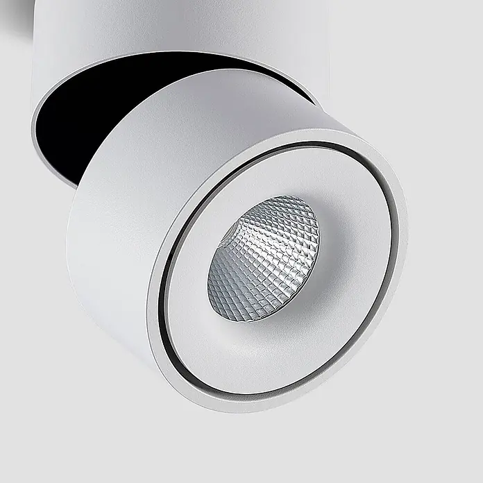 Arcchio LED Deckenlampe in weiß, Deckenstrahler -  - Weißer, verstellbarer LED-Strahler, nach unten geneigt mit strukturiertem Reflektor.