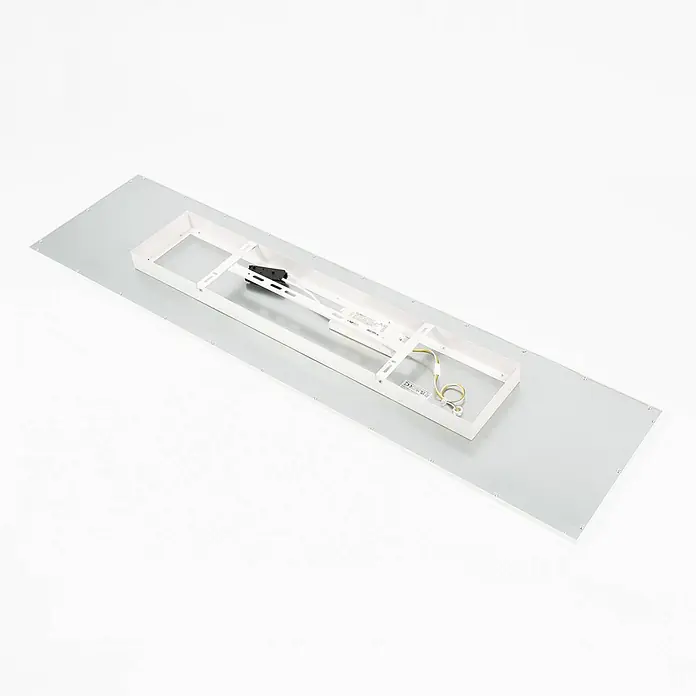 Lindby LED-Panel Luay - weiß / opal, weiß / opal - Rückseite einer rechteckigen LED-Flächenleuchte mit weißem Metallrahmen, integriertem Treiber und Verkabelung.