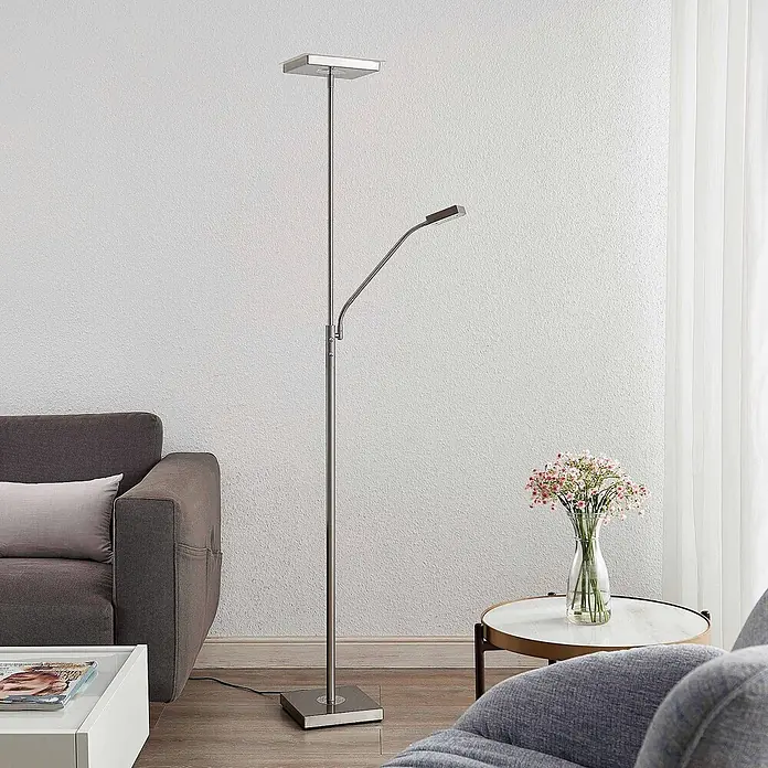 Lindby LED Stehlampe, Deckenfluter dimmbar, verstellbarer Lesearm -  - Stehlampe aus silbernem Metall mit integrierter Leselampe in modernem Wohnzimmer.