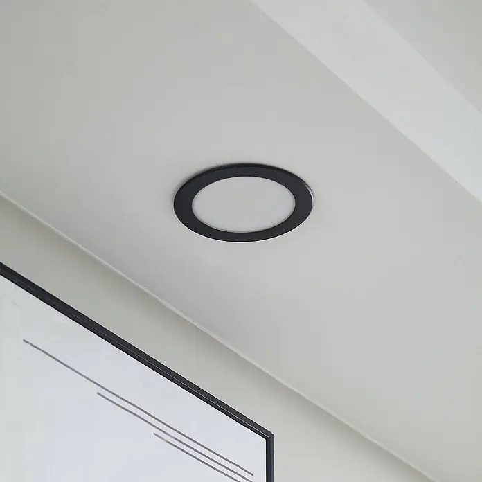 Prios Einbauleuchte - schwarz - Schwarze runde Einbau-Deckenleuchte.