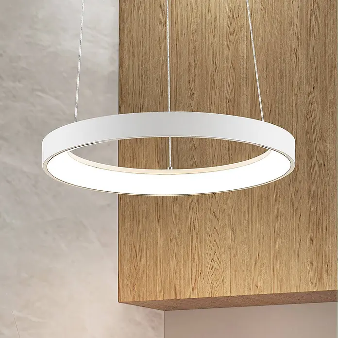 Arcchio LED Pendelleuchte in weiß, Hängelampe -  - Weiße runde LED-Pendelleuchte, die in einem modernen Raum nach unten leuchtet.