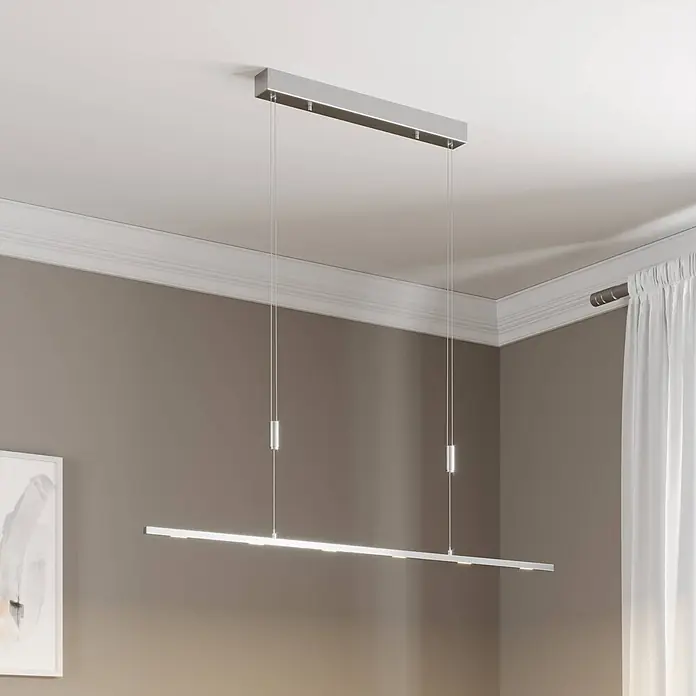 Lucande LED Pendelleuchte höhenverstellbar, dimmbar per Wandschalter -  - Moderne, lineare Pendelleuchte in Silber, von der Decke eines Raumes hängend, spendet nach unten gerichtetes Licht.