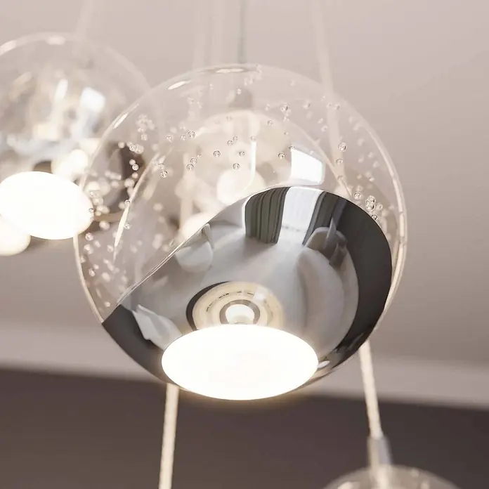 Lucande LED Pendelleuchte in transparent, chrom, Hängelampe -  - Kugelförmige klare Glas-Pendelleuchte mit Luftblasen und reflektierendem Chromboden, die ein warmes Licht abgibt.