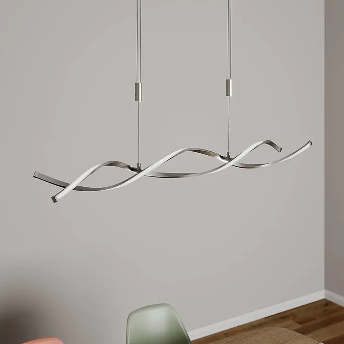 Lindby LED Pendelleuchte in nickel satiniert, weiß, Hängelampe -  - Elegante, gewellte LED-Pendelleuchte aus gebürstetem Nickel mit integrierten weißen Streifen über einem Essbereich.