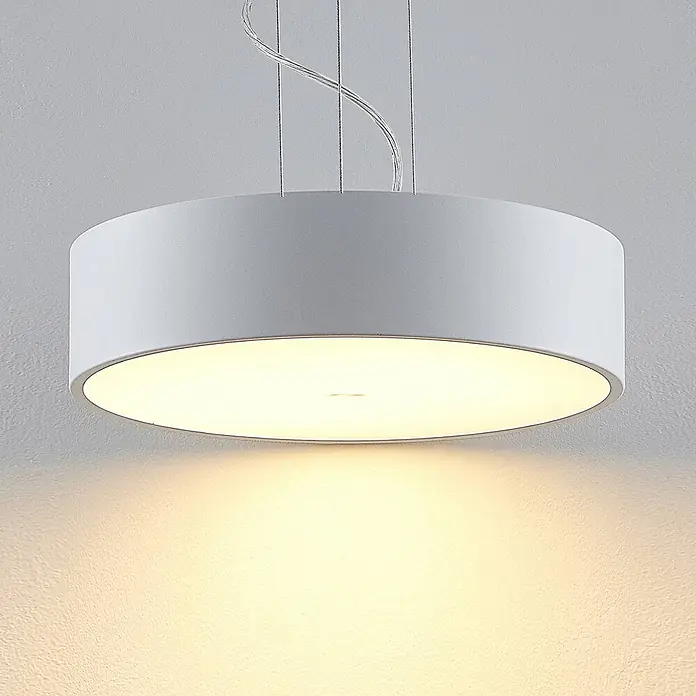Arcchio LED Pendelleuchte in weiß, Hängelampe -  - Runde weiße Stoff-Pendelleuchte, von der Decke hängend, spendet warmes Licht nach unten.