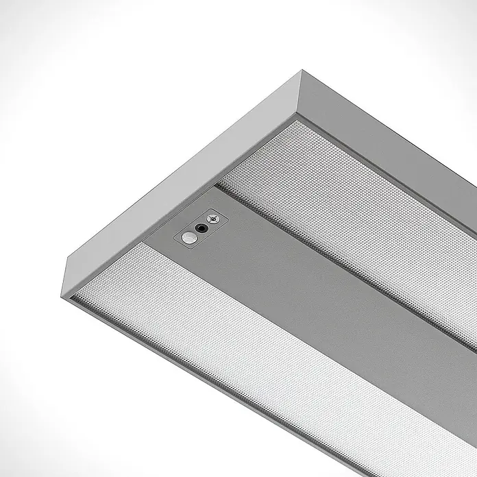 Arcchio Stehleuchte Logan Ultra - alu / grau / zink, alu / grau / zink - Silbergraue Dunstabzugshaube mit perforierten Filtern und integriertem Bedienfeld für Licht und Gebläse.