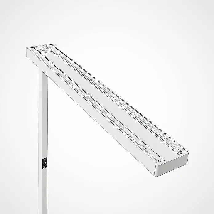 Arcchio Stehleuchte Susi - weiß / opal, weiß / opal - Weiße LED-Stehleuchte aus Metall mit langem, rechteckigem Lichtbalken und Bedienelementen am Ständer.