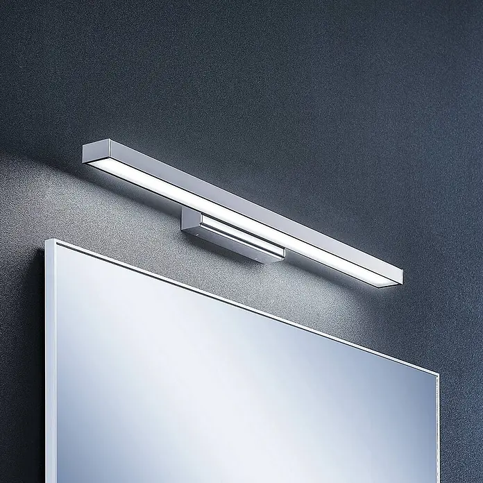 Lindby LED Wandleuchte innen in weiß, chrom, Wandlampe -  - Verchromte LED-Spiegelleuchte horizontal über einem Spiegel montiert, spendet helles Licht.