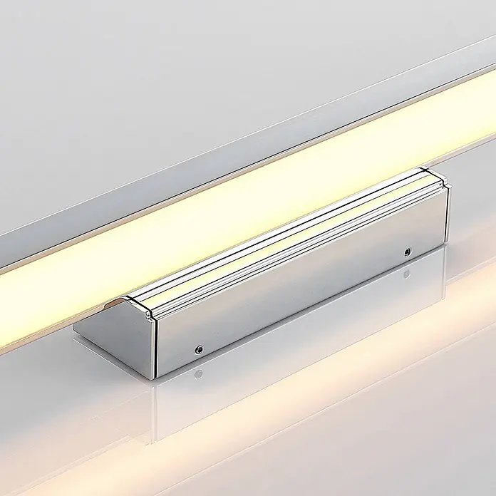 Lindby LED Wandleuchte innen in weiß, chrom, Wandlampe -  - Schlanke LED-Lichtleiste mit Chromoberfläche, strahlt warmes Licht aus.