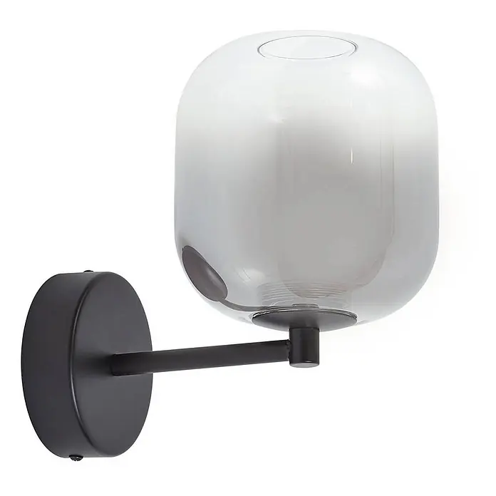 Lucande Wandleuchte Avelina - schwarz, alu / grau / zink - Schwarze Metall-Wandleuchte mit rauchgrauem Glasschirm.