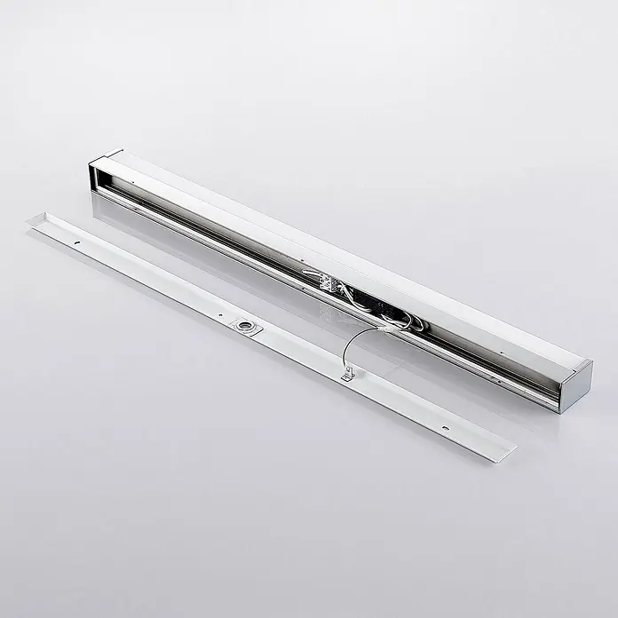 Lindby LED Wandleuchte innen in weiß, chrom, Wandlampe -  - Silberne lineare LED-Leuchte demontiert, mit Hauptgehäuse und separater internen Montagehalterung.