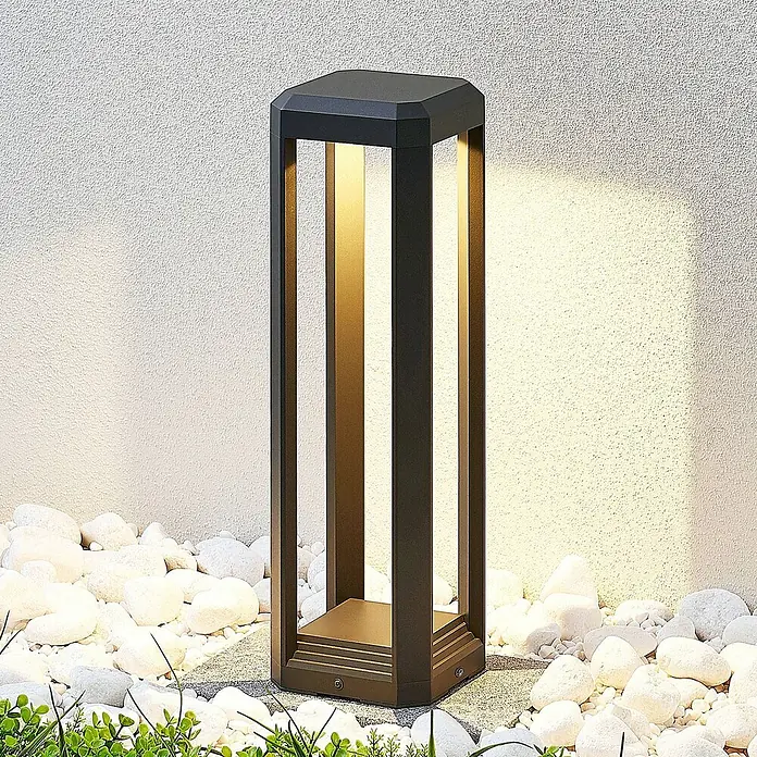 Lucande LED Wegeleuchte Sockelleuchte 50 cm, Gartenlampe, Außenlampe -  - Anthrazitfarbene LED-Wegeleuchte mit warmweißer Beleuchtung für den Außenbereich.