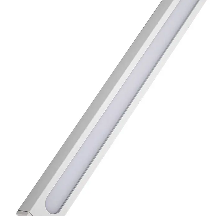 Lindby LED Wandleuchte aussen in weiß, Aussenlampe Wand -  - Silberne lineare LED-Leuchte mit weißem transluzentem Diffusor für gleichmäßige, kontinuierliche Beleuchtung.