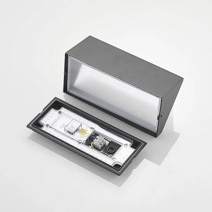 Lindby LED Wandleuchte aussen in anthrazit, weiß, Aussenlampe Wand -  - Offene rechteckige graue LED-Wandleuchte, die ihre interne LED-Platine und Verkabelung zeigt.