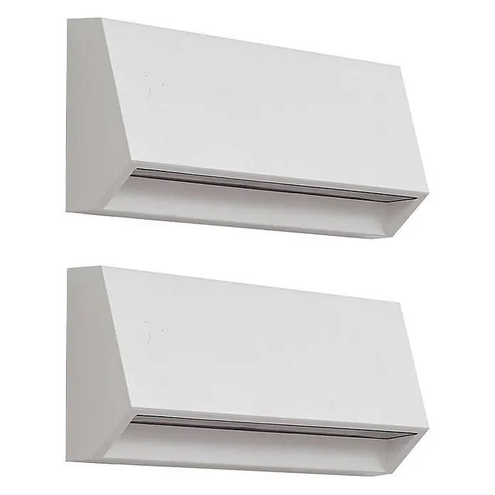 Lindby LED Wandleuchte aussen in weiß, Aussenlampe Wand -  - Zwei weiße, rechteckige, moderne Wandleuchten mit abgeschrägten Seiten und horizontaler Lichtöffnung.
