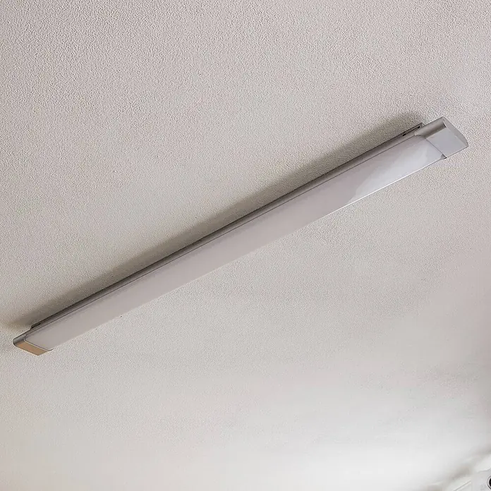 Arcchio LED Deckenlampe in weiß, silber, Deckenleuchte -  - Längliche silbergraue LED-Deckenleuchte mit weißem Diffusor.