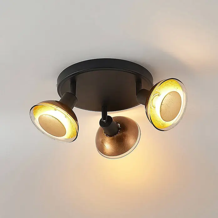 Lindby Deckenstrahler Erin - schwarz, messing / gold, GU10 - Drei-flammiger Deckenstrahler mit schwarzer Basis und verstellbaren gold-bronzefarbenen Köpfen, die warmes Licht abgeben.