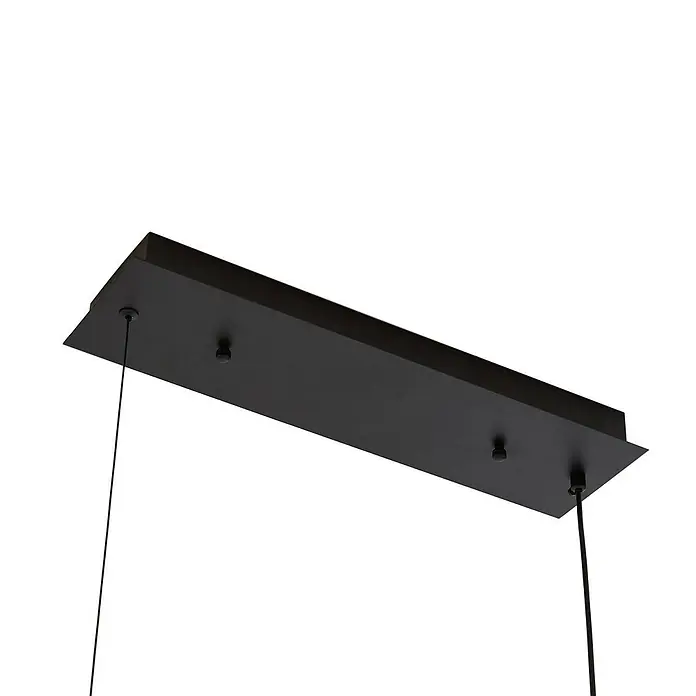 Lucande LED Pendelleuchte in schwarz, Hängelampe -  - Schwarze rechteckige Deckenplatte für eine Hängeleuchte mit mehreren Lichtern, mit Aufhängungskabeln.