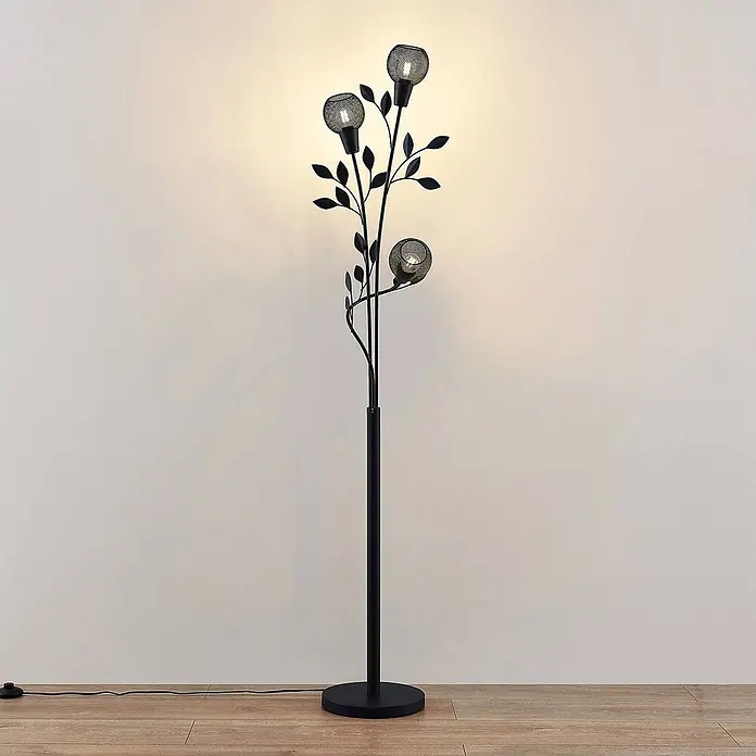 Lindby Stehlampe Wohnzimmer in schwarz, Stehleuchte -  - Schwarze Metall-Stehleuchte mit verzweigtem Design, Blättern und drei beleuchteten Glühbirnen mit Gitter.