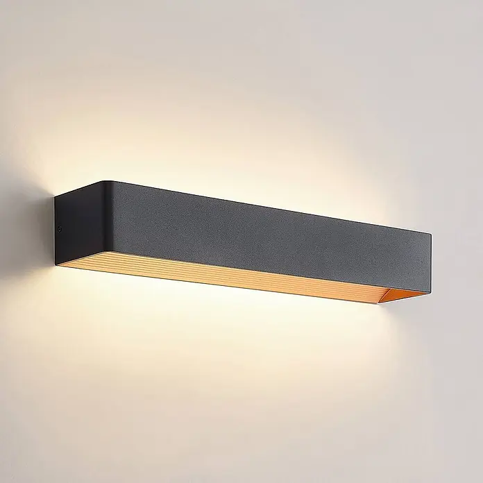 Arcchio LED Wandleuchte innen in schwarz, gold, Wandlampe -  - Anthrazitfarbene, rechteckige Wandleuchte mit warmer, gerippter Innenseite, die Licht nach oben und unten wirft.