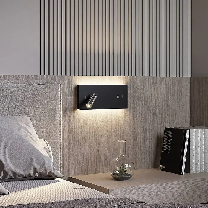 Lucande LED Wandleuchte innen in schwarz, chrom, Wandlampe -  - Schwarze Wandnachttischlampe aus Metall mit verstellbarem Strahler und beleuchteten Schlitzen.