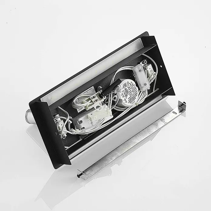 Lucande LED Wandleuchte innen in schwarz, chrom, Wandlampe -  - Offene LED-Leuchte mit Innenleben: weißer LED-Streifen, Verkabelung und silbernes Netzteil in schwarzem Gehäuse.