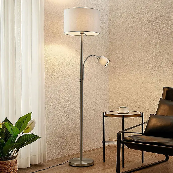 Lindby Stehlampe Wohnzimmer in nickel satiniert, grau, Stehleuchte -  - Stehlampe aus gebürstetem Metall mit Hauptschirm und verstellbarer Leselampe, beleuchtet eine Leseecke.