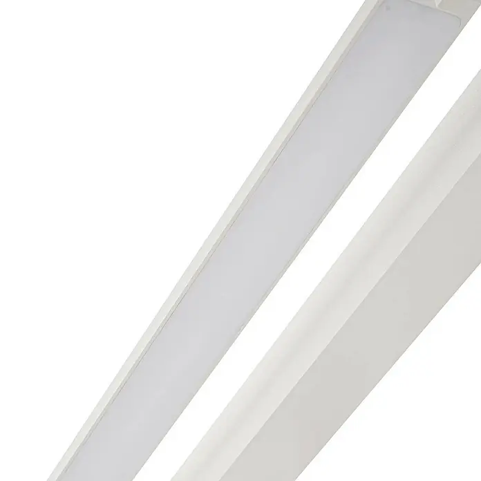 Arcchio LED Wandleuchte innen in weiß, Wandlampe -  - Nahaufnahme einer weißen linearen LED-Leuchte mit mattierter Abdeckung.