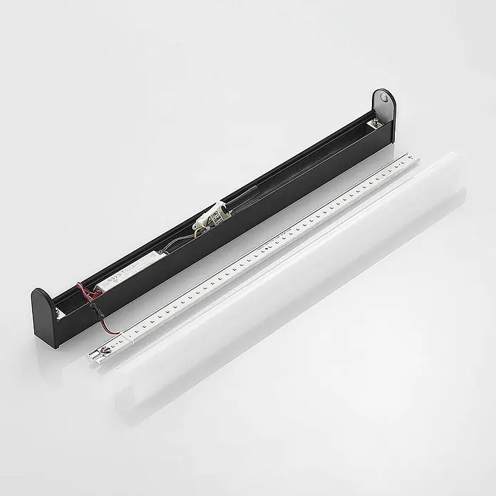 Lindby LED Wandleuchte innen in schwarz matt, weiß, Wandlampe -  - Demontiertes lineares LED-Profil mit schwarzem Gehäuse, LED-Streifen und transparenter Abdeckung.