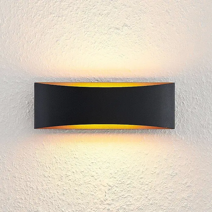 Arcchio LED Wandleuchte innen in schwarz, gold, Wandlampe -  - Schwarze rechteckige Wandleuchte mit goldener Innenseite, die warmes Licht nach oben und unten abgibt.