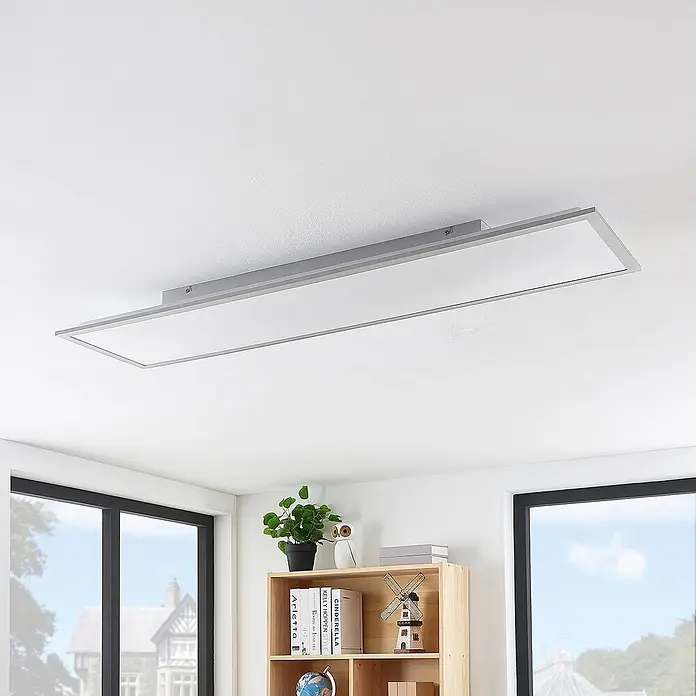 Lindby LED-Panel Stenley - weiß / opal, Neutralweiß - Eine rechteckige LED-Deckenleuchte mit silberfarbenem Rahmen und weißem Diffusor, bündig montiert.