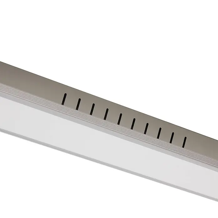 Arcchio LED-Panel Lyndra - alu / grau / zink, Neutralweiß - Silber-graue lineare LED-Leuchte mit mattierter Abdeckung und Lüftungsschlitzen oben.