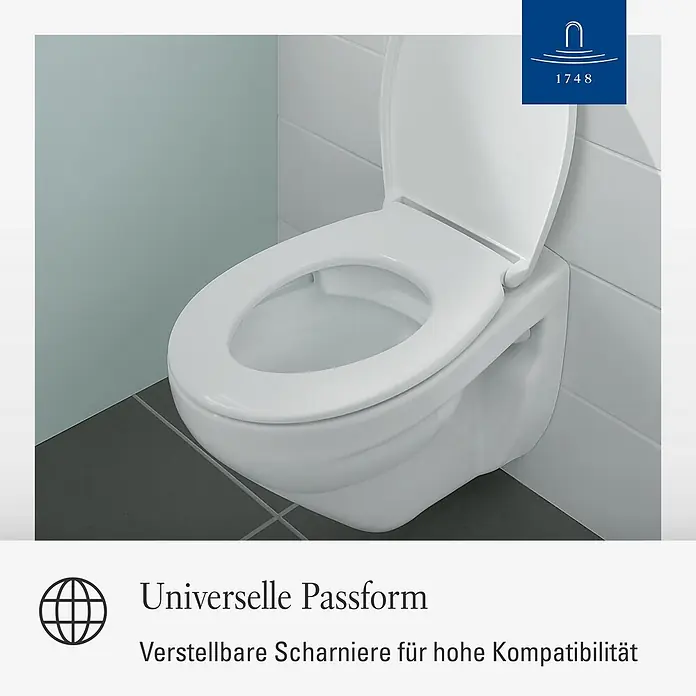 Villeroy & Boch WC-Sitz Universal - Duroplast, weiß, Mit Absenkautomatik - Weißes wandhängendes WC mit offener Brille in einem Badezimmer. Universelle Passform, verstellbare Scharniere.
