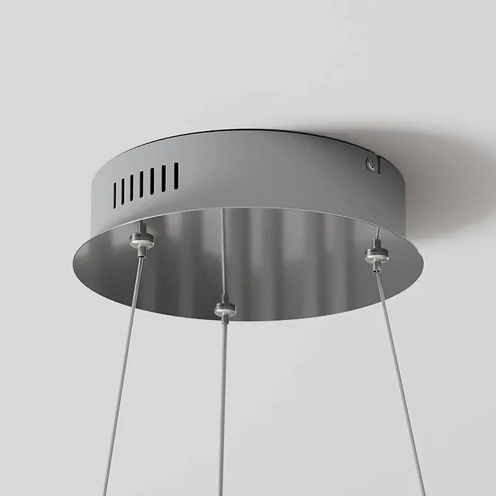 Lindby Pendelleuchte Davian - alu / grau / zink, nickel satiniert - Graue Deckenhalterung aus Metall für Pendelleuchte, mit Lüftungsschlitzen und Aufhängeseilen.
