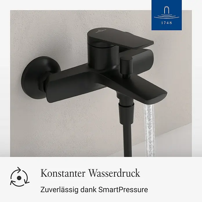 Villeroy & Boch Badewannenarmatur - Matt Black, Matt - Mattschwarze, wandmontierte Armatur mit Wasserstrahl und Duschschlauchanschluss.