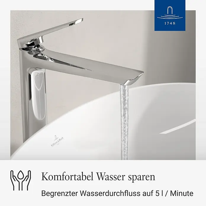 Villeroy & Boch Waschtischarmatur - Chrom, Hochglänzend - Verchromte Armatur mit wassersparendem Wasserfluss in einem weißen Waschbecken.