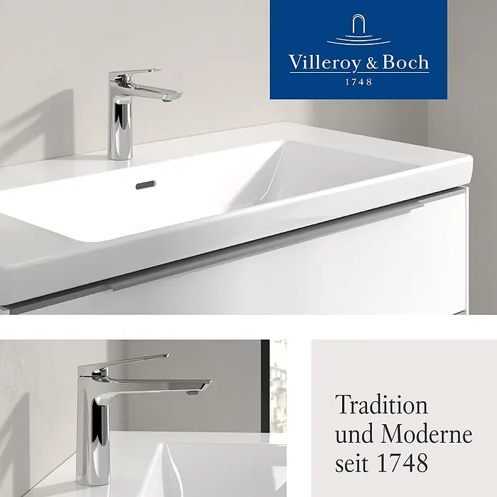 Villeroy & Boch Waschtischarmatur - Chrom, Hochglänzend - Ein modernes weißes Keramikwaschbecken mit Chromarmatur auf einem Waschtisch.