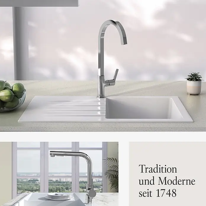 Villeroy & Boch Spültischarmatur - Chrom, Hochglänzend - Weiße Küchenspüle mit Abtropffläche und verchromter Schwanenhalsarmatur in einer modernen Küche.