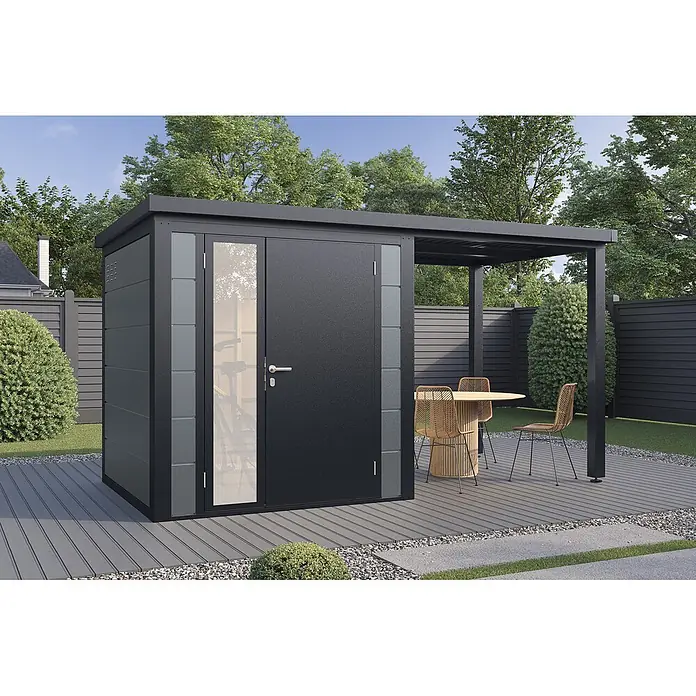 Wolff Finnhaus Gartenhaus Linnea Prime Line - Außenmaß inkl. Dachüberstand (B x T): 400 x 220 cm, Metall, Felsgrau - Dunkelgraues Gartenhaus mit integrierter Pergola und Sitzgelegenheiten auf moderner Terrasse im grünen Garten.