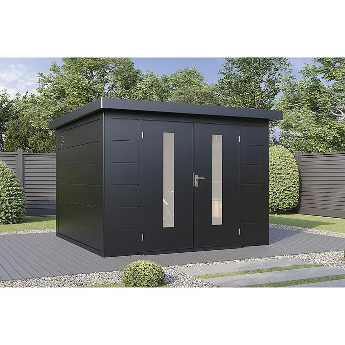 Wolff Finnhaus Gartenhaus Eirik Master Line - Außenmaß inkl. Dachüberstand (B x T): 324 x 332 cm, Metall, Anthrazit - Ein dunkelgrauer moderner Gartenschuppen mit Flachdach und Doppeltüren mit vertikalen Glaspaneelen, auf einer Terrasse.