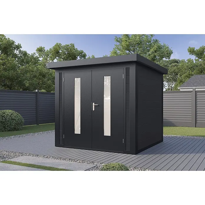 Wolff Finnhaus Gartenhaus Sören Master Line - Außenmaß inkl. Dachüberstand (B x T): 264 x 272 cm, Verbundwerkstoff, Anthrazit - Modernes dunkelgraues Gartenhaus mit Flachdach und Doppeltüren mit vertikalen, transluzenten Paneelen auf einer Terrasse.