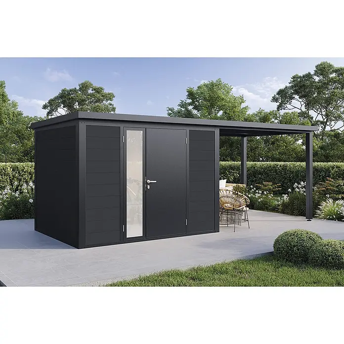 Wolff Finnhaus Gartenhaus Juna Prime Line - Außenmaß inkl. Dachüberstand (B x T): 580 x 247 cm, Verbundwerkstoff, Anthrazit - Modernes, dunkelgraues Gartenhaus mit integrierter Pergola auf Terrasse, mit horizontalen Paneelen und Glastür.
