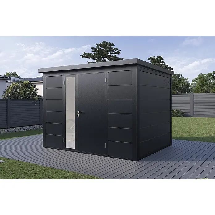 Wolff Finnhaus Gartenhaus Ulrik Prime Line - Außenmaß inkl. Dachüberstand (B x T): 300 x 247 cm, Metall, Anthrazit - Modernes, dunkelgraues Metall-Gartenhaus mit Flachdach und Glastür, auf einer Holzterrasse im Garten.