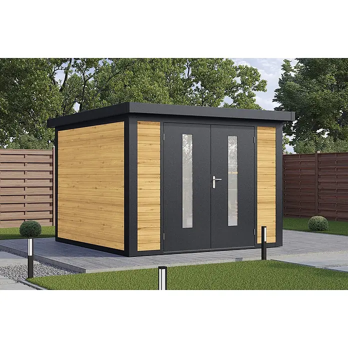 Wolff Finnhaus Gartenhaus Henrik Master Line - Außenmaß inkl. Dachüberstand (B x T): 324 x 332 cm, Holz, Kiefer - Moderner Geräteschuppen mit heller Holzverkleidung und dunkelgrauen Doppeltüren mit Fenstern, auf gepflastertem Bereich im Garten.