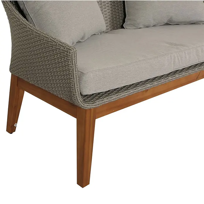 Mendler Loungemöbel-Set HWC-N37 - 4 -tlg., Holz, Grau, Kissen hellgrau, Grau - Nahaufnahme eines grauen Outdoor-Sofas aus Rattan mit hellgrauen Kissen und Holzbeinen.