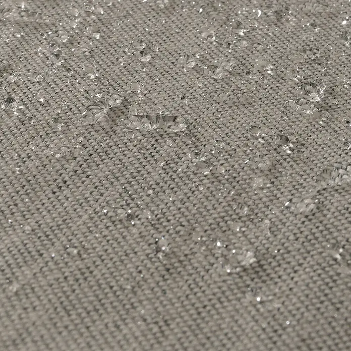 Mendler Loungemöbel-Set HWC-N37 - 4 -tlg., Holz, Grau, Kissen hellgrau, Grau - Nahaufnahme von hellgrauem Webstoff mit abperlenden Wassertropfen, die Wasserbeständigkeit zeigen.