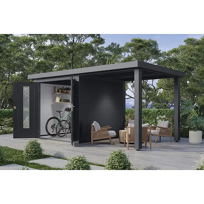 Wolff Finnhaus Gartenhaus Olin Master Line - Außenmaß inkl. Dachüberstand (B x T): 489 x 272 cm, Verbundwerkstoff, Anthrazit - Dunkelgraues Gartenhaus mit Pergola für Stauraum und Lounge-Bereich mit Möbeln.