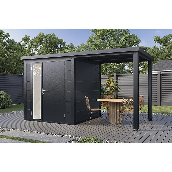 Wolff Finnhaus Gartenhaus Linnea Prime Line - Außenmaß inkl. Dachüberstand (B x T): 400 x 220 cm, Metall, Anthrazit - Dunkelgrauer Metallschuppen mit integrierter Pergola auf Holzdeck im Garten, bietet Stauraum und Sitzbereich.
